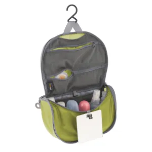 [Sea To Summit Travelling Light Hanging Toiletry Bag]